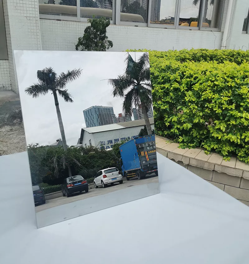 一级甲等单向透视玻璃适用于军工单位，监狱、派出所、审讯室、学校录播室、医院、研究院、监控室、辨认室、海关询问室等需要单向观察或单向监控的特殊场所